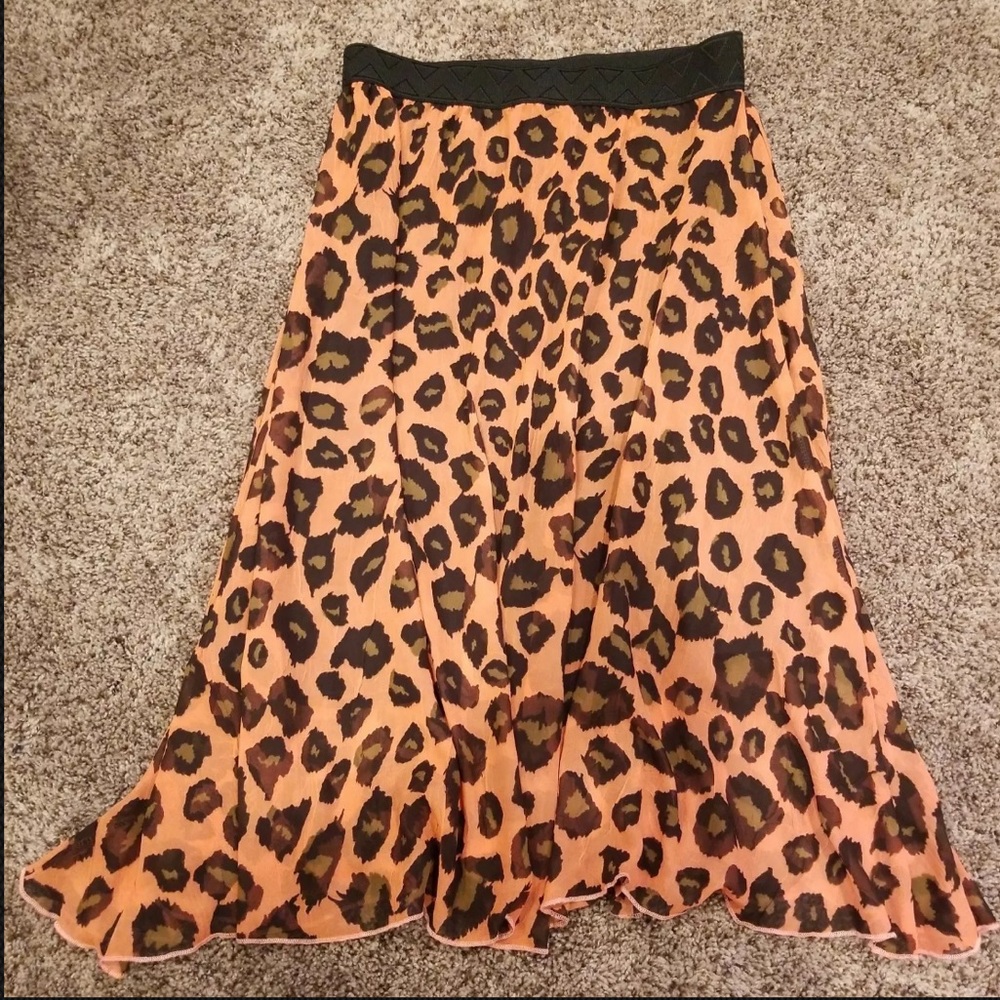 LIKE NEW & ONLY $15! MEDIUM LULAROE LOLA SKIRT